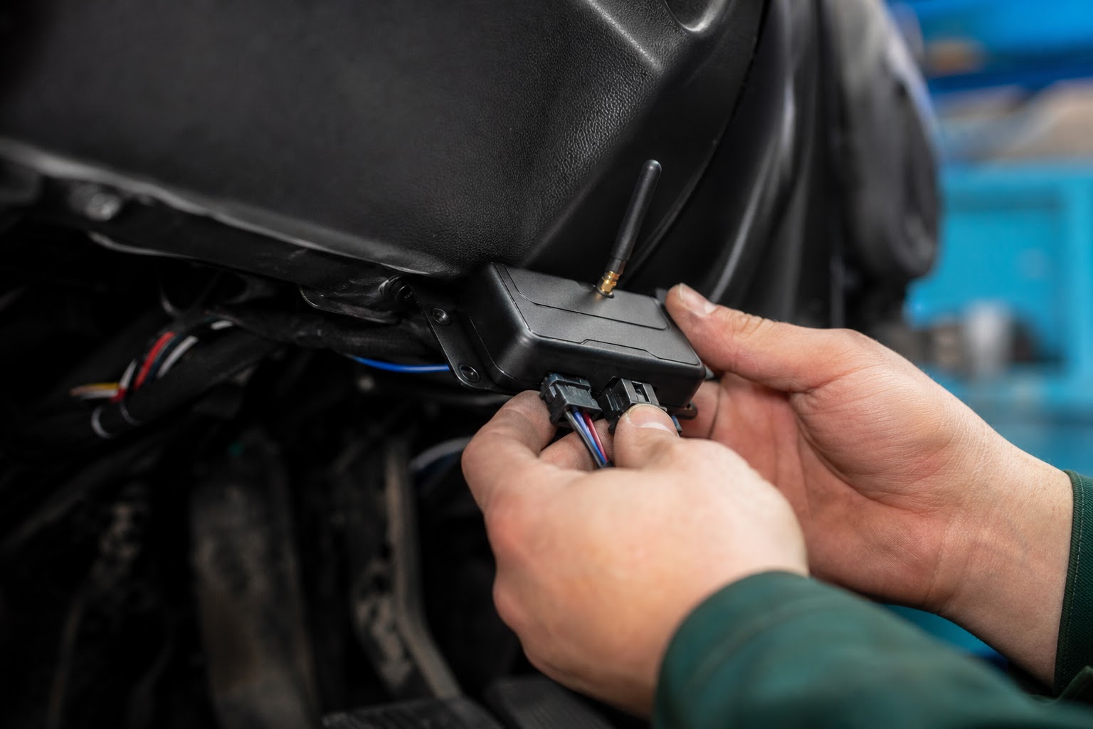 GPS monitorovacia jednotka – montáž do vozidla